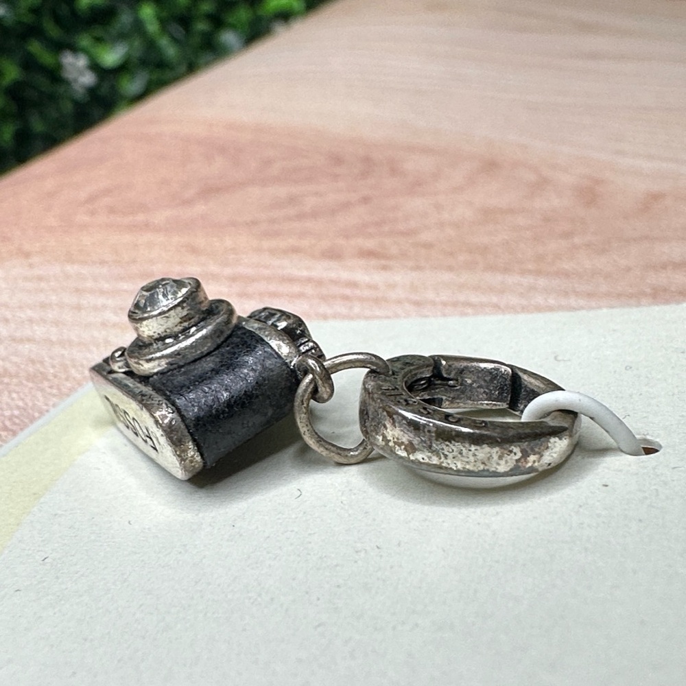Fossil Brand Vintage Camera Charm - Picture 6 of 6